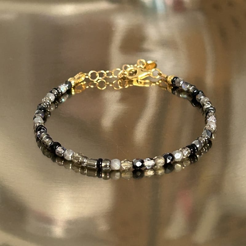 Sort er altid stilfuldt, når det kommer til smykker og tøj